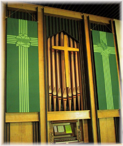 Highwood Luthern organ